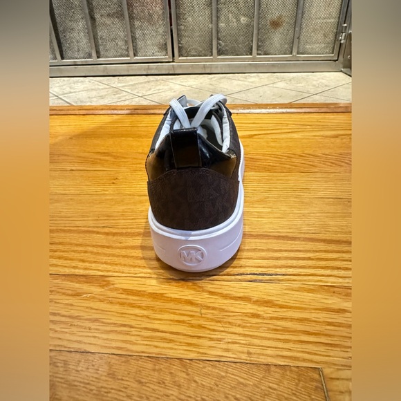 Pre-Owned Size 8W Michael Kors Brown Monogram Platform Sneakers - Picture 7 of 10